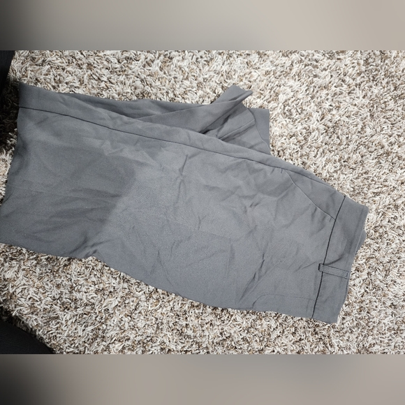 Dress pants - Picture 1 of 2